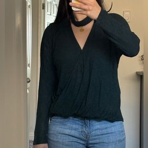 Green sweater with choker